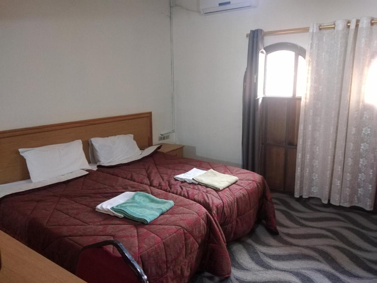 Queen Ayloa Hotel&Restaurant マダバ エクステリア 写真